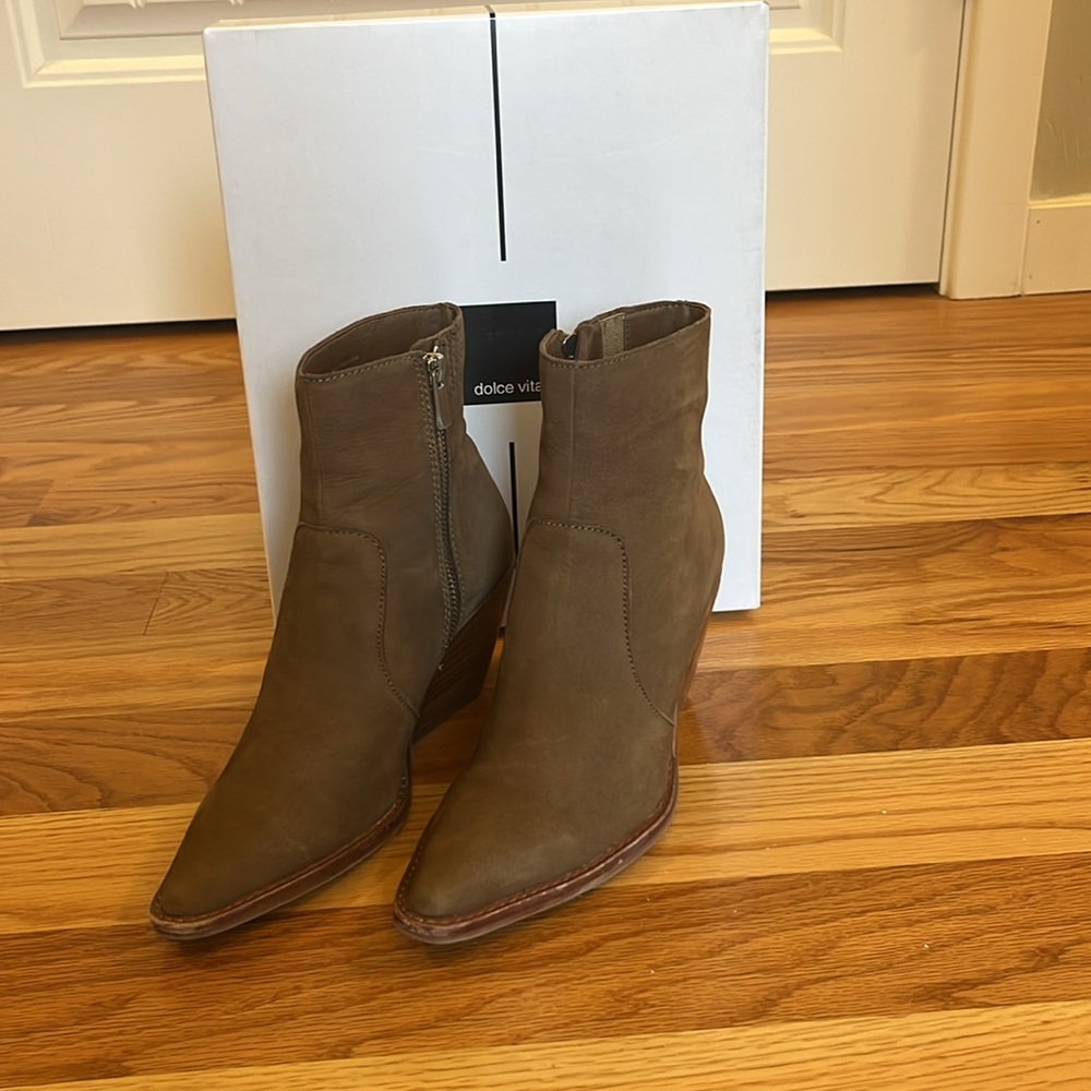 Dolce Vita Volli brown nubuck boots - Picture 7 of 9